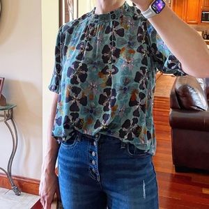 • MUTED FLORAL PRINT BLOUSE •